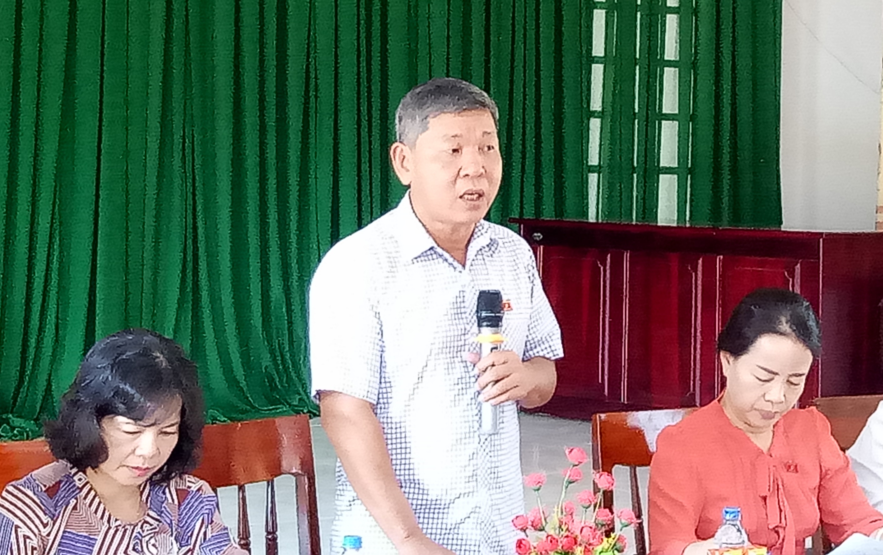 Ủy ban về các vấn đề xã hội của Quốc hội giám sát về kết quả thực hiện Nghị quyết số 76/2014/QH13 về đẩy mạnh thực hiện mục tiêu giảm nghèo bền vững đến năm 2020 trên địa bàn huyện Minh Long